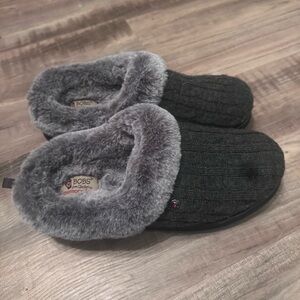 Super comfy and soft and never worn or put on Bobs / Sketchers house shoes.